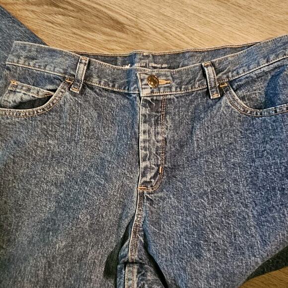 Lee Relaxed Fit Straight Leg High Rise Medium wash Womens Blue Jeans 12P - Picture 3 of 8